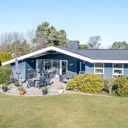 Casa vacanze Sofus - 800m From The Sea By Interhome Bøtø By
